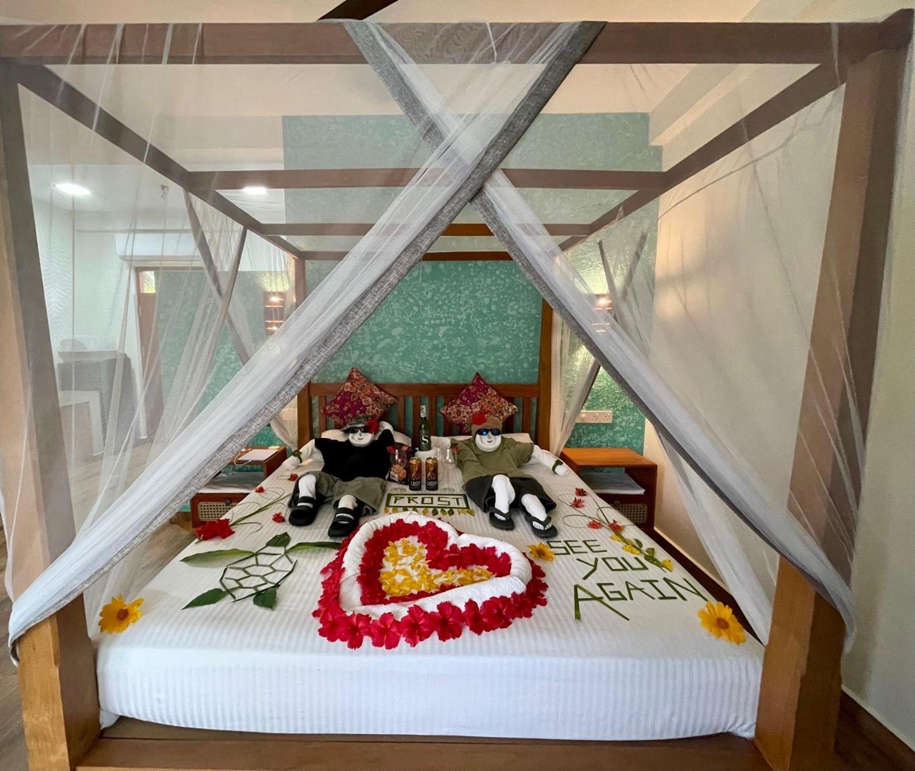 Sri Palms Bed & Breakfast Kosgoda Exterior photo